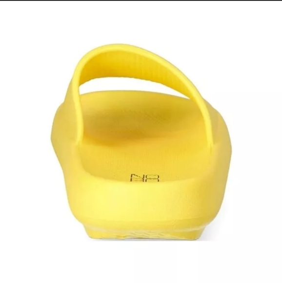 🆕No Boundaries Women's Yellow Smiley Face Emoji Comfort Slide Sandal Size 10 - Picture 4 of 4